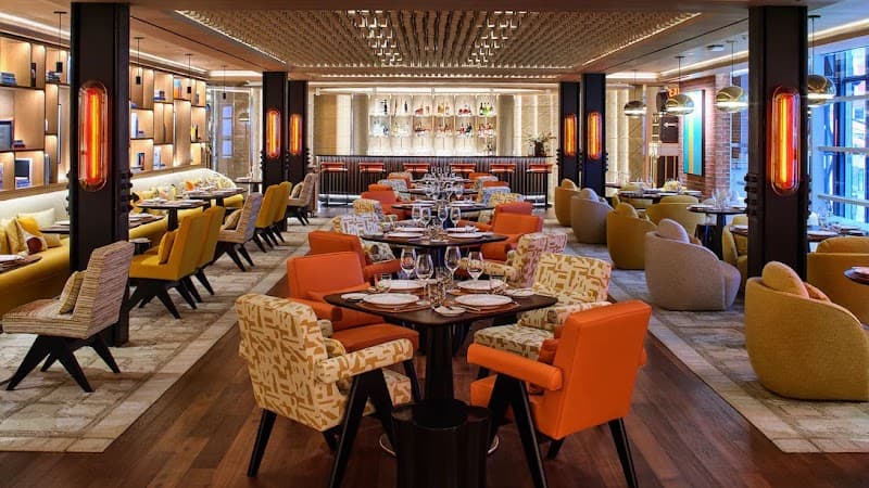 Le Café Louis Vuitton — Midtown