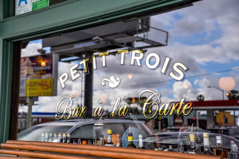 Petit Trois L'Original ā Third Street