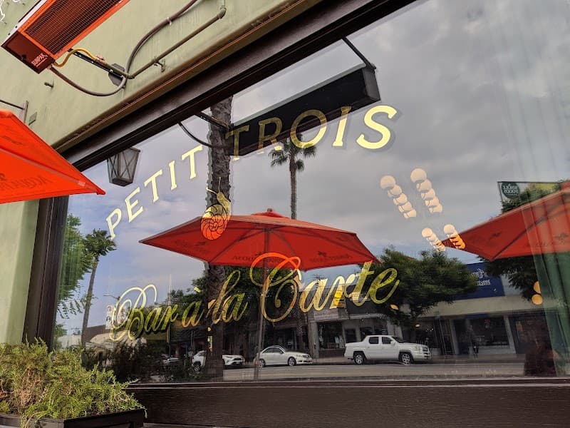 Petite Trois Le Valley ā Sherman Oaks