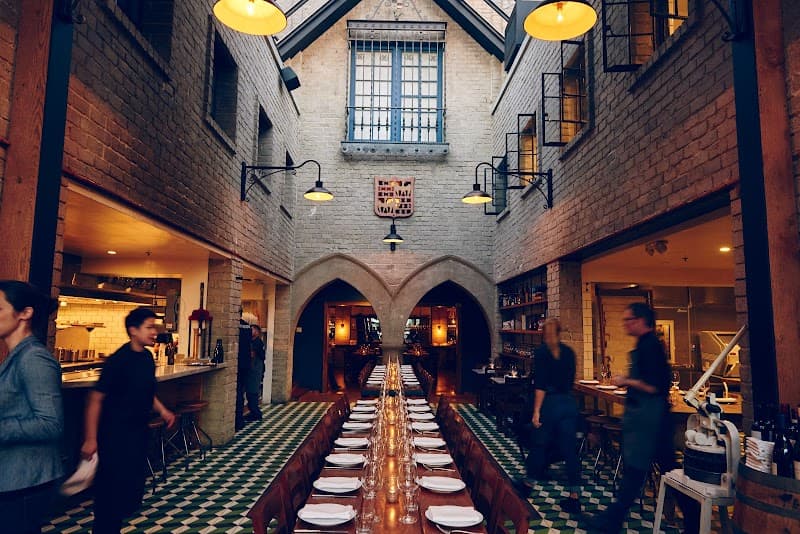 Republique ā Mid-Wilshire